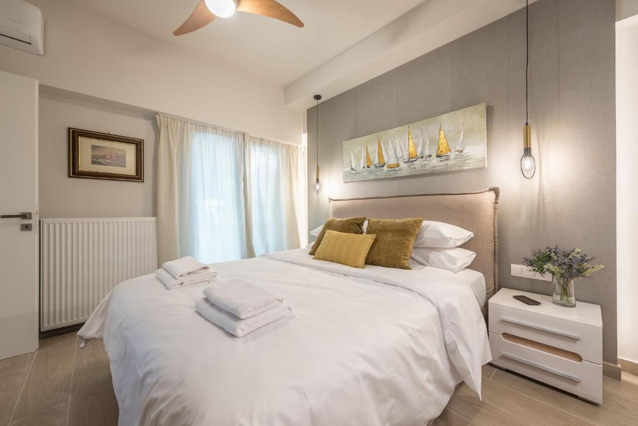 Beautiful & Renovated Aprtm In Piraeus Appartement Buitenkant foto