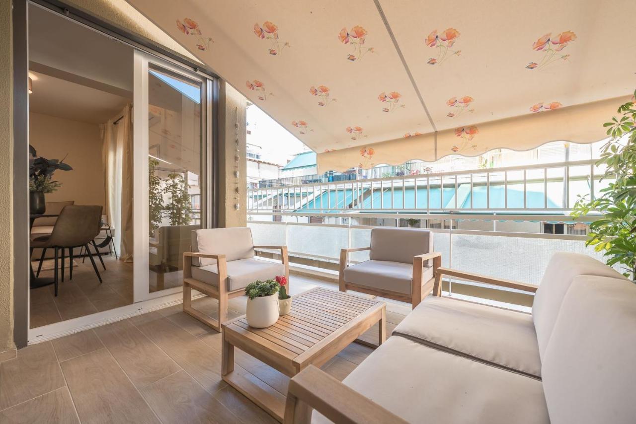 Beautiful & Renovated Aprtm In Piraeus Appartement Buitenkant foto