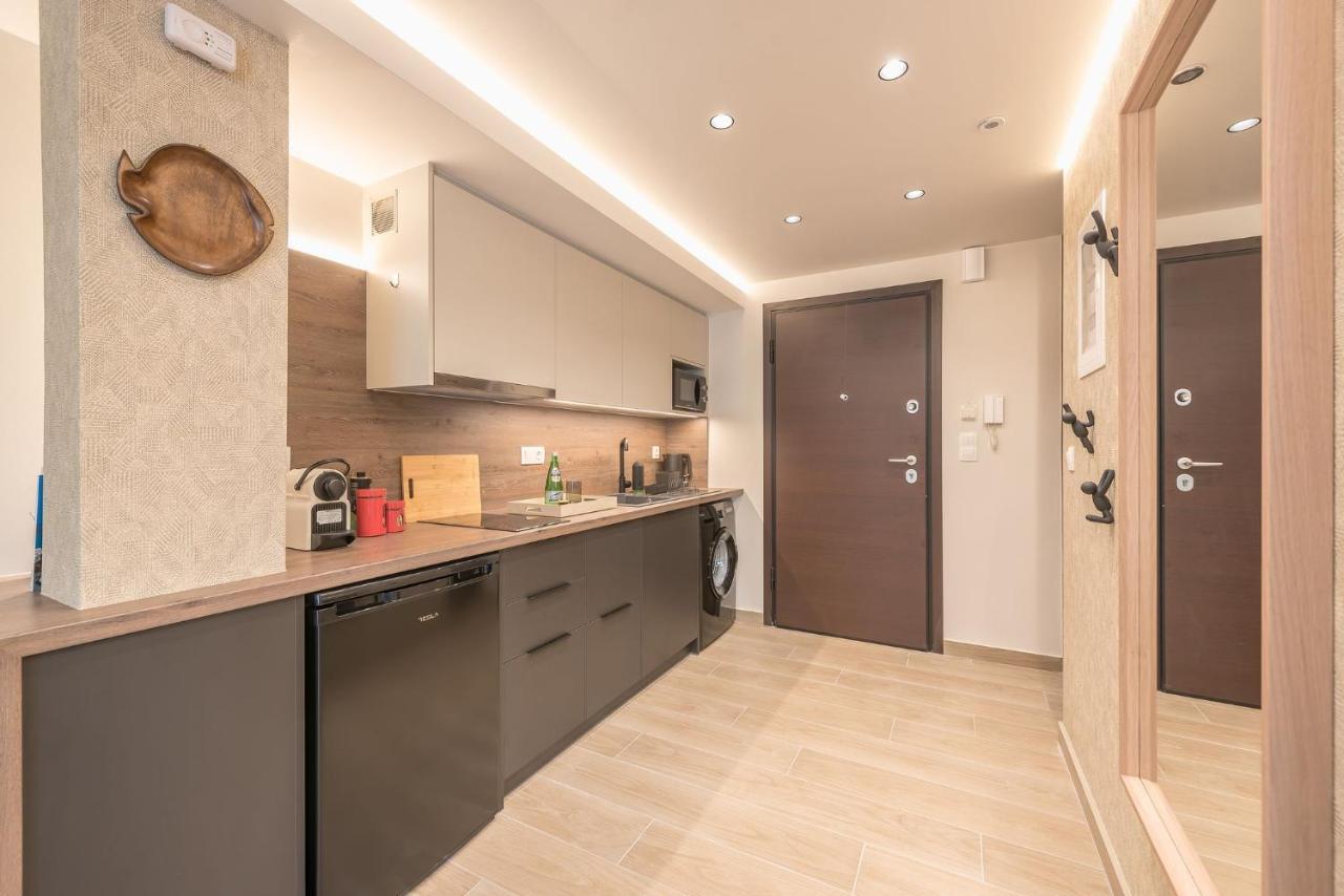 Beautiful & Renovated Aprtm In Piraeus Appartement Buitenkant foto