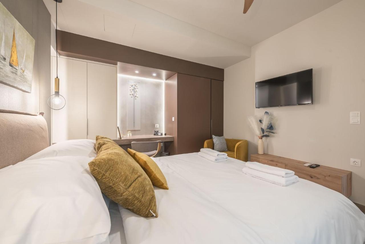 Beautiful & Renovated Aprtm In Piraeus Appartement Buitenkant foto
